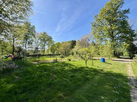Grundstück - Mehrfamilienhaus in 30900 Wedemark mit 180m² kaufen