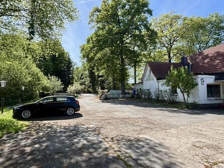 Parkplätze - Mehrfamilienhaus in 30900 Wedemark mit 180m² kaufen
