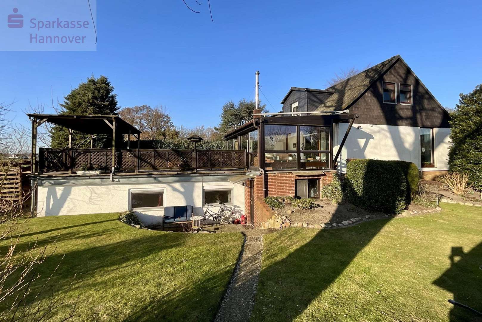 Blick aus dem Garten - Doppelhaushälfte in 30916 Isernhagen mit 240m² kaufen