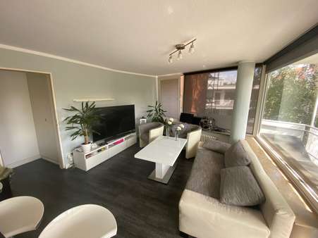 Wohnzimmer - Etagenwohnung in 30175 Hannover mit 60m² kaufen
