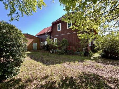 Hofansicht - Einfamilienhaus in 29339 Wathlingen mit 194m² kaufen