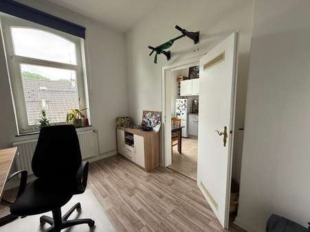 Blick Wohnung Blick Wohnung - Mehrfamilienhaus in 30459 Hannover mit 934m² als Kapitalanlage kaufen