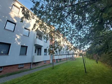 Rückansicht - Etagenwohnung in 31535 Neustadt mit 67m² kaufen