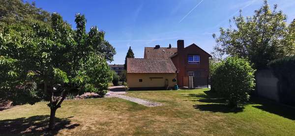 Gartenseite Gartenseite - Zweifamilienhaus in 31535 Neustadt mit 189m² kaufen