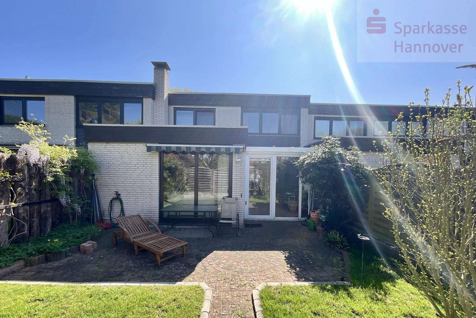 Blick aus dem Garten - Einfamilienhaus in 30916 Isernhagen mit 121m² kaufen