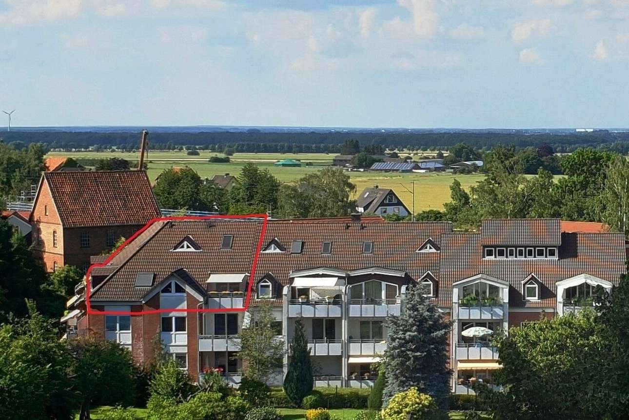 Hausansicht - Dachgeschosswohnung in 30890 Barsinghausen mit 94m² kaufen