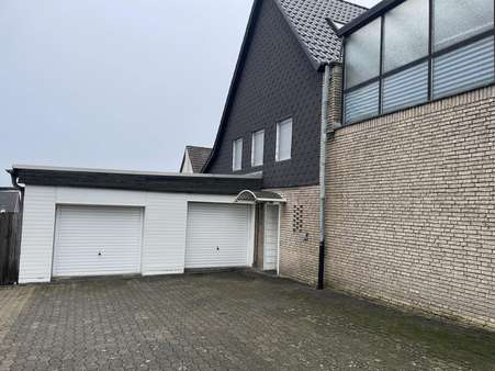 Garagen - Einfamilienhaus in 30890 Barsinghausen mit 172m² kaufen