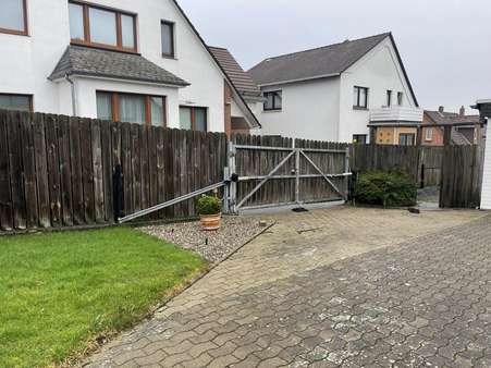 Grundstückstor - Einfamilienhaus in 30890 Barsinghausen mit 172m² kaufen