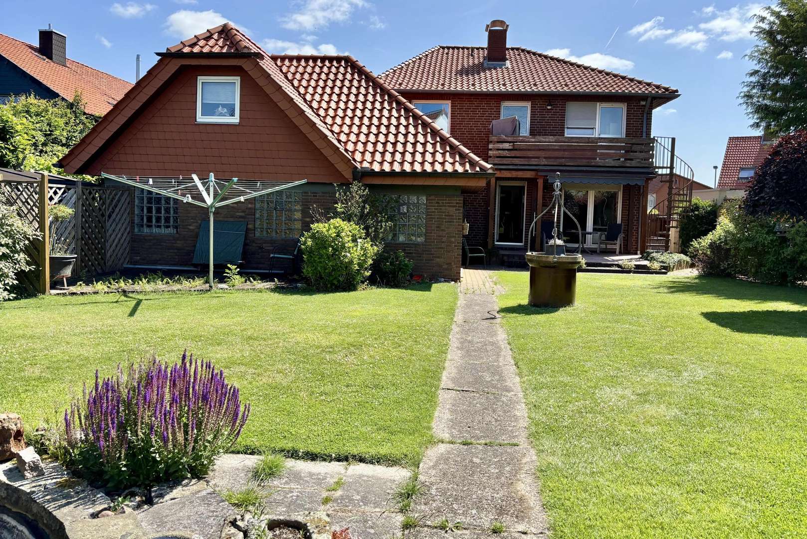 Ansicht aus dem Garten Ansicht aus dem Garten - Zweifamilienhaus in 30890 Barsinghausen mit 224m² kaufen