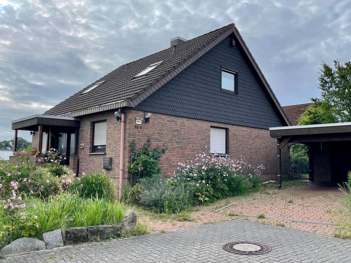 Ansicht von der Straße - Einfamilienhaus in 30890 Barsinghausen mit 123m² kaufen