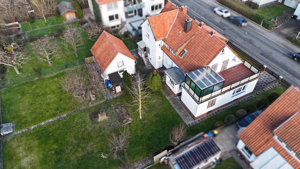 Südwestansicht - Zweifamilienhaus in 30890 Barsinghausen mit 214m² kaufen