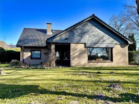 Rückwärtige Hausansicht - Einfamilienhaus in 29690 Schwarmstedt mit 172m² kaufen
