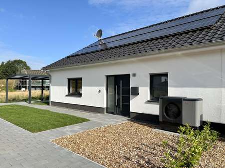 Hausansicht Hausansicht - Doppelhaushälfte in 29693 Hodenhagen mit 104m² kaufen