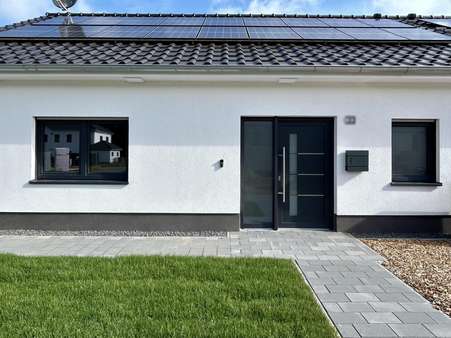 Hauseingang Hauseingang - Doppelhaushälfte in 29693 Hodenhagen mit 104m² kaufen