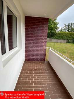 Sonniger überdachter Balkon - Erdgeschosswohnung in 31840 Hessisch Oldendorf mit 66m² kaufen