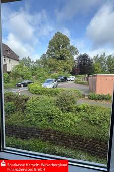 Blick aus dem Schlafzimmer - Etagenwohnung in 31855 Aerzen mit 55m² kaufen