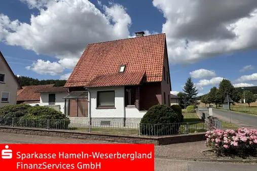 Gepflegtes Wohnhaus mit eigenem Garten