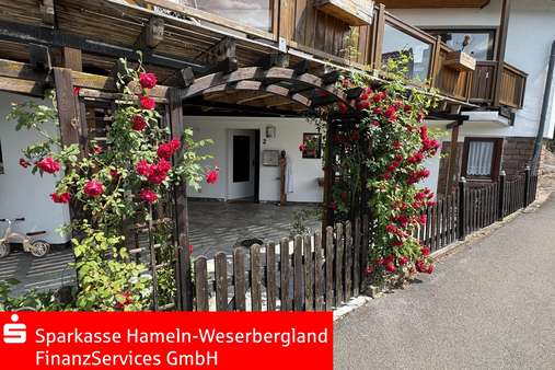 Ansicht von der Straße Ansicht von der Straße - Einfamilienhaus in 37620 Halle mit 120m² kaufen