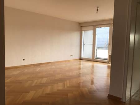 Wohnzimmer - Etagenwohnung in 31789 Hameln mit 81m² günstig kaufen