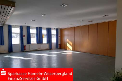 Aufenthaltsraum mit flexibler Abtrennung zum Luftgewehr-Schützenstand - Freizeitanlage in 31840 Hessisch Oldendorf mit 520m² kaufen