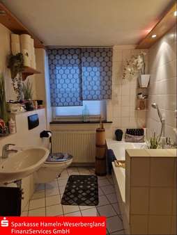Bad mit Wanne Bad mit Wanne - Doppelhaushälfte in 31787 Hameln mit 97m² kaufen