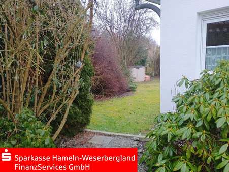 Blick in den Garten Blick in den Garten - Einfamilienhaus in 31789 Hameln mit 113m² kaufen