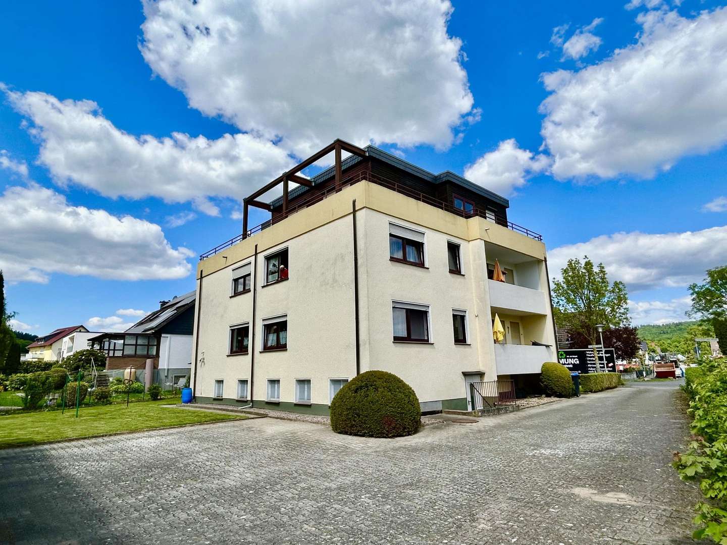 Außenansicht Außenansicht - Erdgeschosswohnung in 31812 Bad Pyrmont mit 65m² kaufen