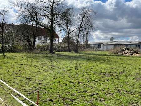 Grundstück in 31737 Rinteln mit 1868m² kaufen
