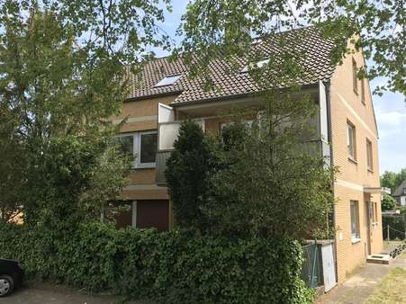 Ansicht Parkplatzseite - Mehrfamilienhaus in 31582 Nienburg mit 252m² günstig kaufen