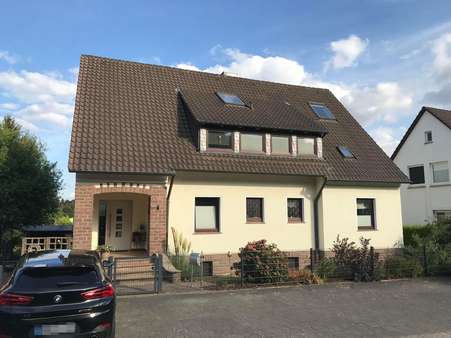 Ansicht Straßenseite - Einfamilienhaus in 31547 Rehburg-Loccum mit 235m² günstig kaufen