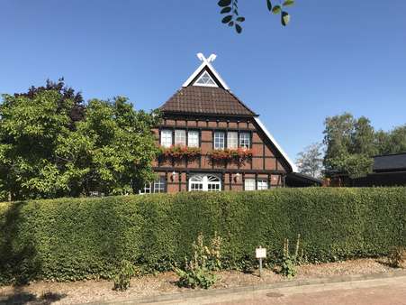 Blick von der Straße - Einfamilienhaus in 31547 Rehburg-Loccum mit 130m² günstig kaufen