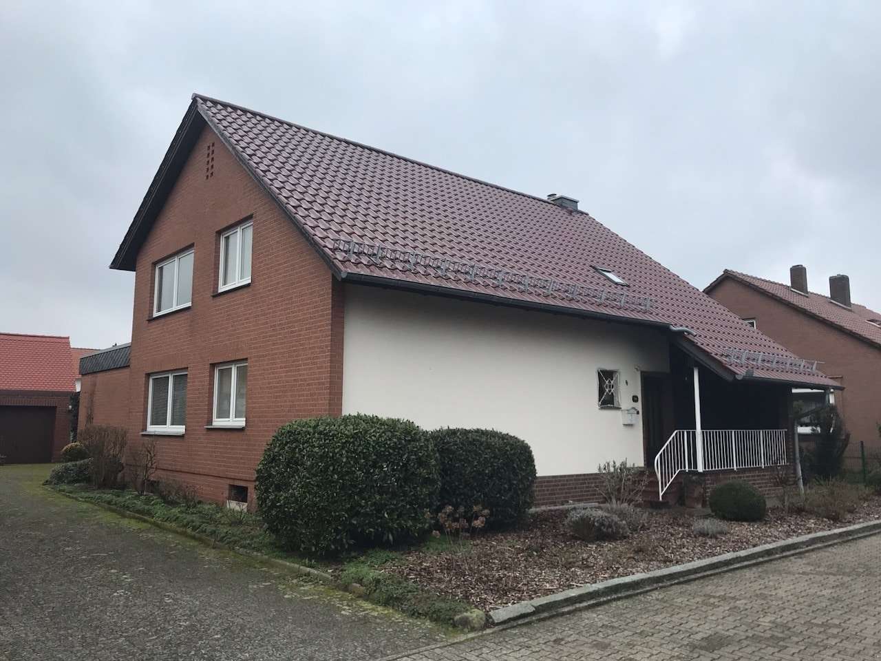 Straßenansicht - Einfamilienhaus in 31582 Nienburg mit 204m² günstig kaufen