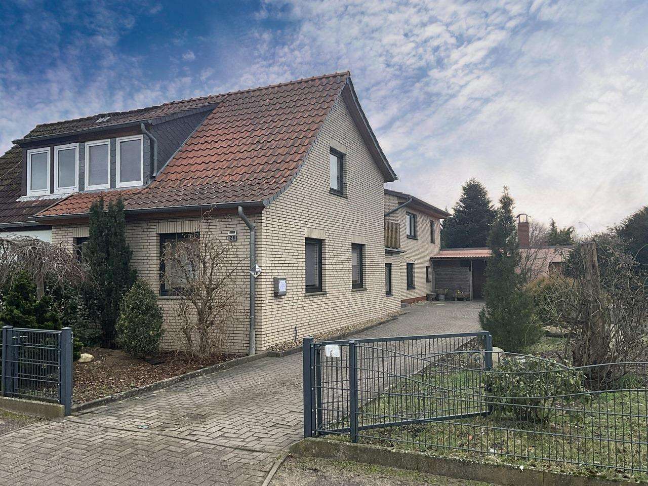 Außenansicht - Doppelhaushälfte in 31582 Nienburg mit 161m² kaufen