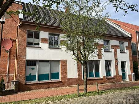 Außenansicht Gewerbeeinheit - Mehrfamilienhaus in 31582 Nienburg mit 271m² kaufen