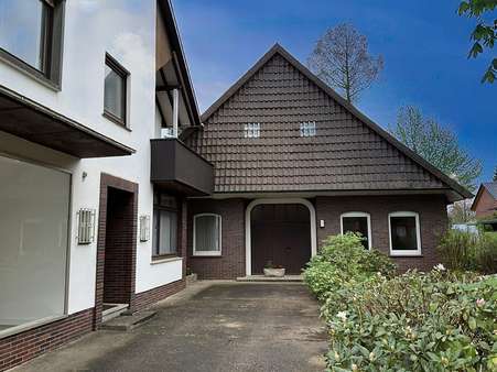 Straßenansicht - Nebenhaus - Haus in 31719 Wiedensahl mit 164m² kaufen