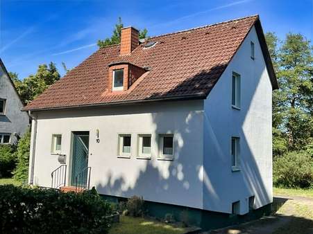 Ansicht von der Straße - Einfamilienhaus in 31582 Nienburg mit 104m² kaufen