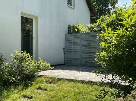 Geschützte Terrasse am Haus - Einfamilienhaus in 31582 Nienburg mit 104m² kaufen