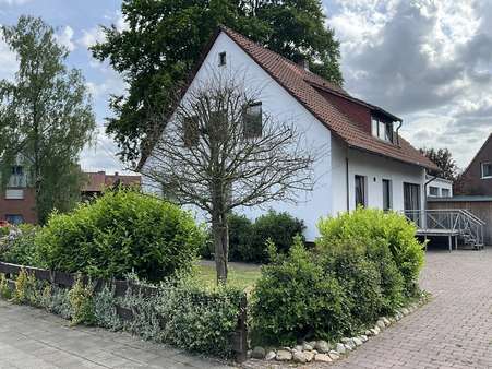 Straßenansicht Straßenansicht - Einfamilienhaus in 31582 Nienburg mit 125m² kaufen