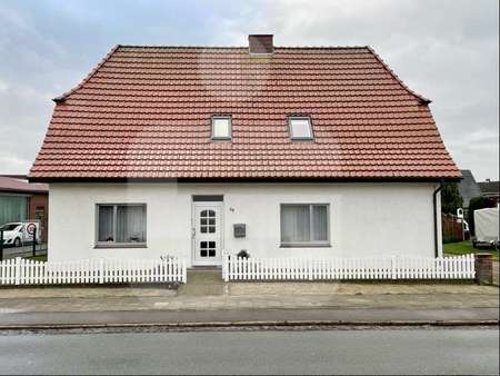 Straßenansicht - Zweifamilienhaus in 27232 Sulingen mit 241m² kaufen