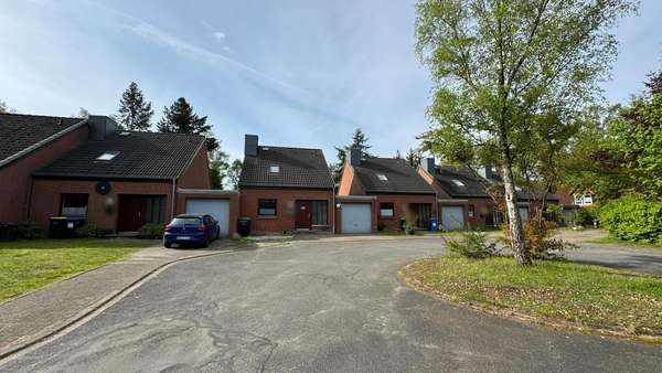 Auffahrtsansicht Auffahrtsansicht - Reihenendhaus in 29499 Zernien mit 84m² kaufen