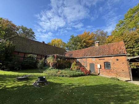 Haus und Nebengebäude - Resthof in 29562 Suhlendorf mit 146m² kaufen