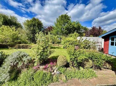 Blick in den Garten - Doppelhaushälfte in 29549 Bad Bevensen mit 110m² kaufen