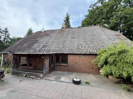 Seitenansicht vom Innenhof - Resthof in 29473 Göhrde mit 143m² kaufen