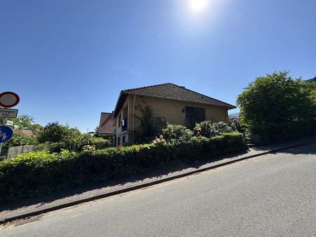 Seitenansicht von der Straße - Einfamilienhaus in 29456 Hitzacker mit 157m² kaufen