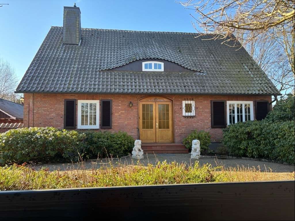 Front Front - Einfamilienhaus in 29525 Uelzen mit 172m² kaufen