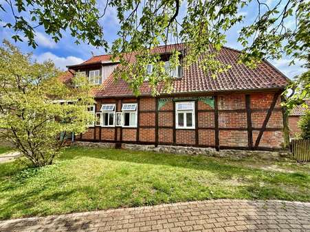 Nordseite - Zweifamilienhaus in 29525 Uelzen mit 349m² kaufen