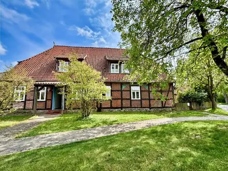 Historisches Fachwerkhaus mit 2 Wohneinheiten und viel Platz in Holdenstedt sucht neue Eigentümer