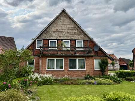 Giebelansicht mit Balkon Giebelansicht mit Balkon - Resthof in 29591 Römstedt mit 300m² kaufen