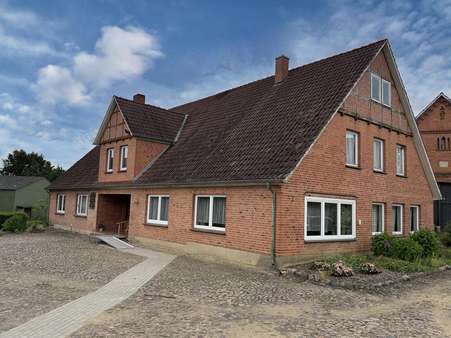 Hofansicht Hofansicht - Resthof in 29591 Römstedt mit 300m² kaufen