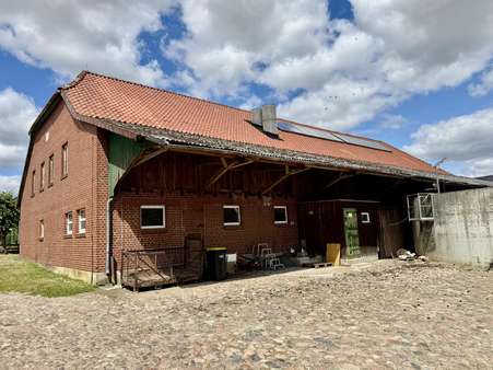 Stallgebäude mit Schleppdach Stallgebäude mit Schleppdach - Resthof in 29591 Römstedt mit 300m² kaufen